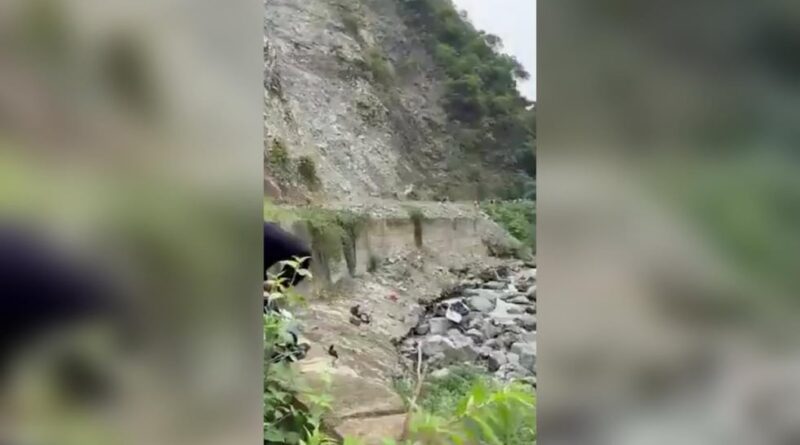 Accidente en la vía Salgar-Andes deja cuatro personas muertas tras movimiento en masa